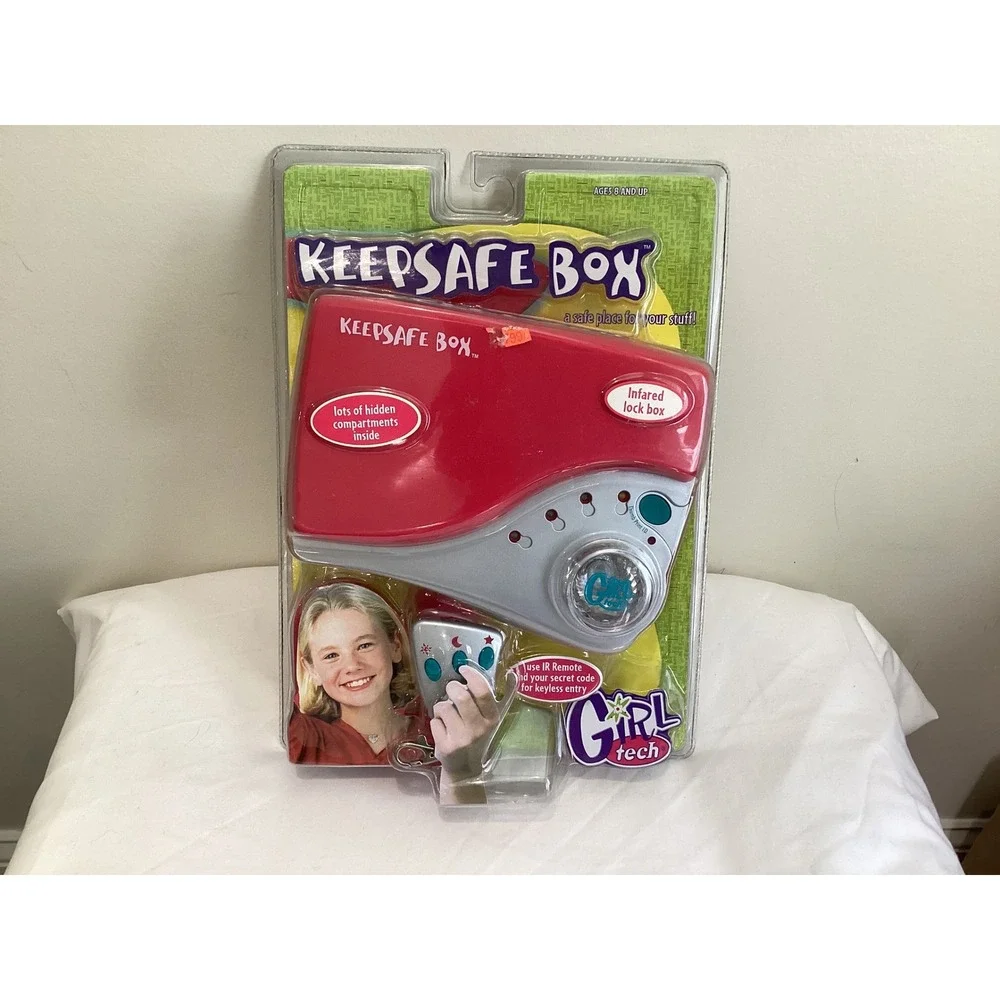 Vintage 2000 Girl Tech KeepSafe Box Radica G9919 Electronic IR Remote Red NEW